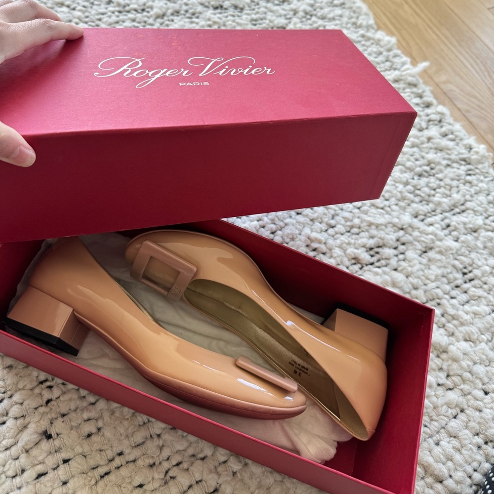 *Like New* Authentic Roger Vivier beige belle vivier pump US 6